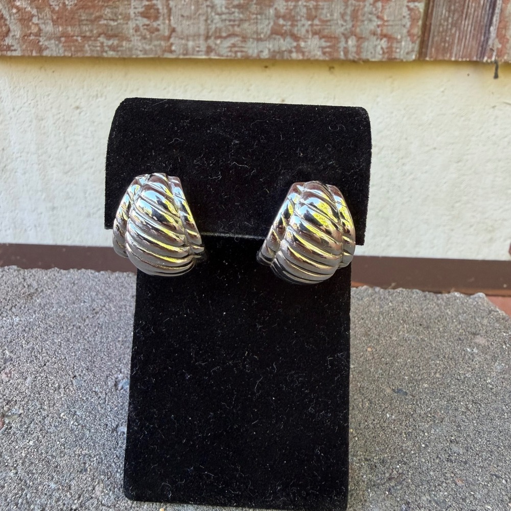 Vintage Napier Silver Tone Ribbed Shrimp Hoop Earrings 1980s Chunky